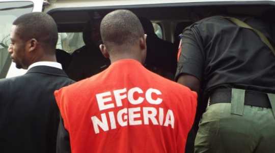 EFCC operative used to illustrate the story