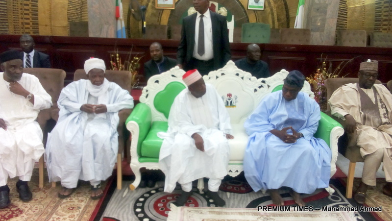 Olusegun Obasanjo with Niger and Adamawa governors condoling Kano State Governor, Abdullahi Ganduje over Mataima Sule's death
