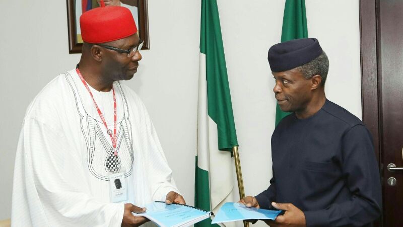 Chairman, Senate Committee on Anti-Corruption and Financial Crimes, Sen Chukwuka Utazi (l) presenting the Report of the Committee to ; Vice-president Yemi Osinbajo at the Presidential Villa in Abuja on Wednesday (20/9/17).

05048/20/9/2017/ ICE/NAN