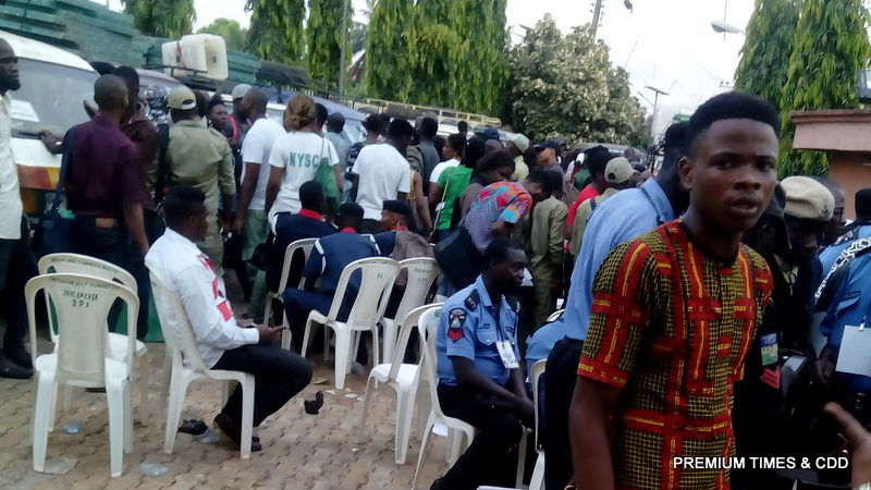 The corps members insisted that they would not depart for the day's job if their feeding allowances were not paid. Nkpor RAC, Idemili North LGA