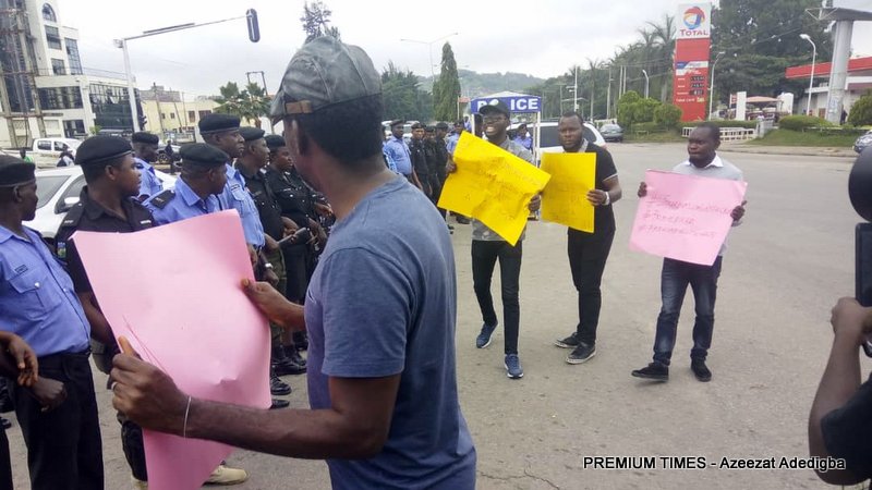 Protesters gather at police headquarters as Samuel Ogundipe is released