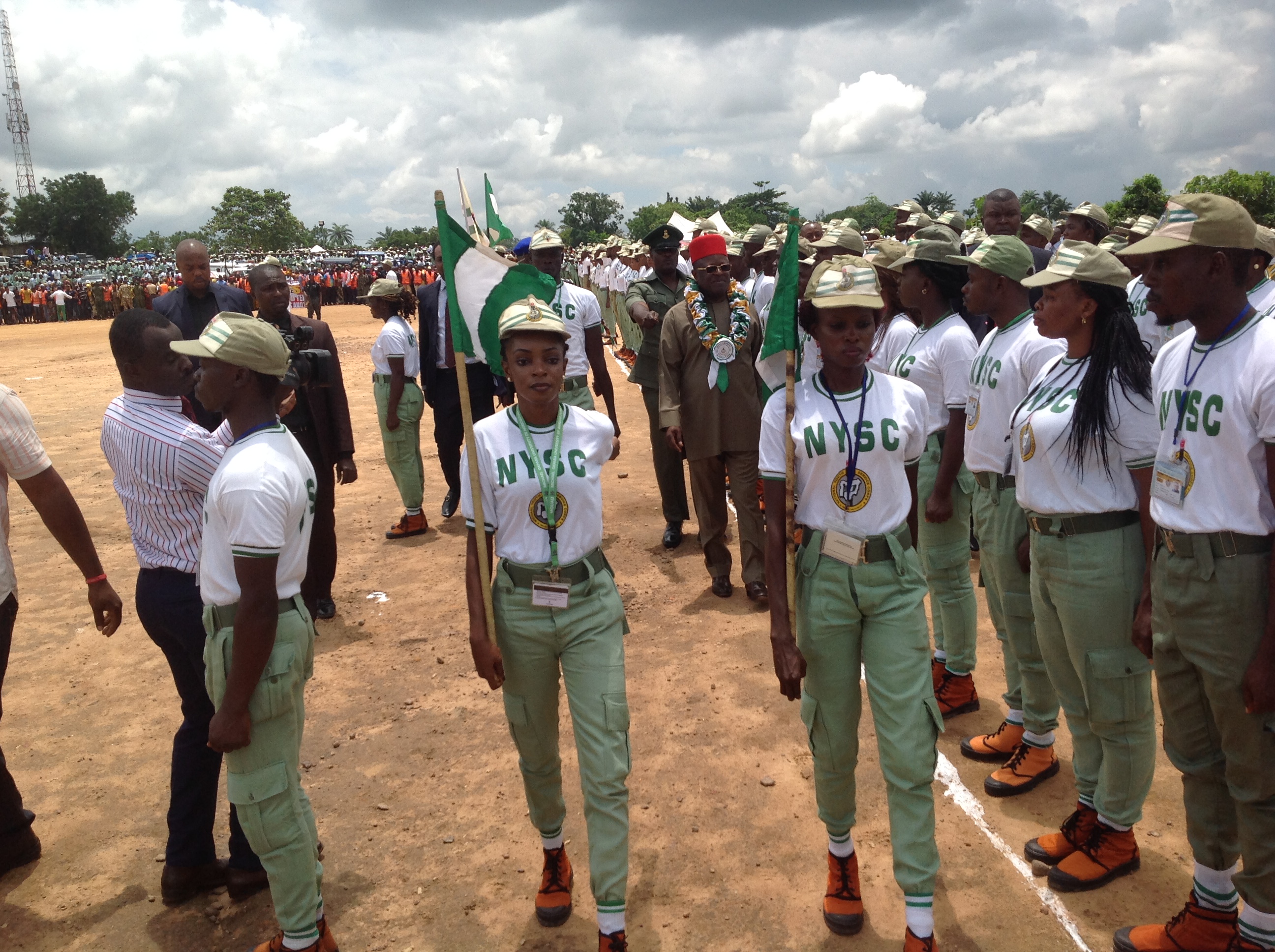Governor Umahi inspecting the parade mounted by various platoons of the 2018 NYSC batch B stream 1 during the closing ceremony of their orientation course.