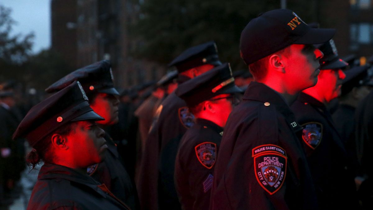 Coronavirus Three New York police officers dead, 868 infected