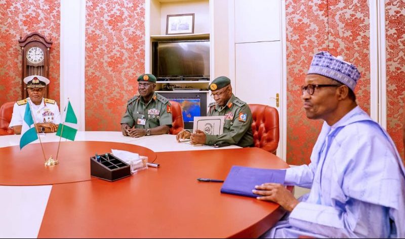 President Muhammadu Buhari meets service chiefs and the IGP of Police. [ PHOTO CREDIT: Presidency Twitter handle]