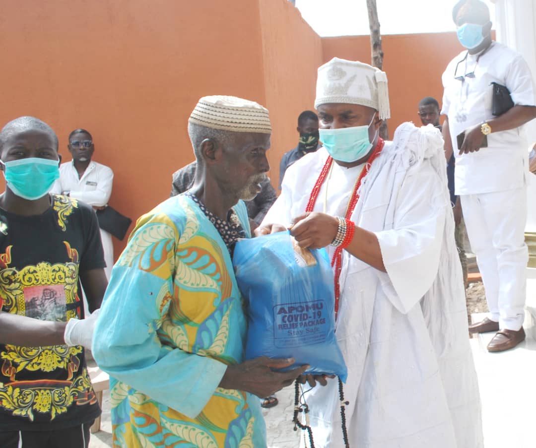COVID-19: Osun monarch distributes relief materials to indigents