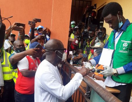 Obaseki, wife vote after one hour queue