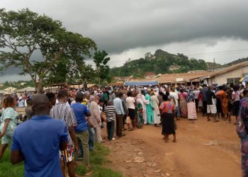 Voters Voting at a polling unit in the Ondo governorship election