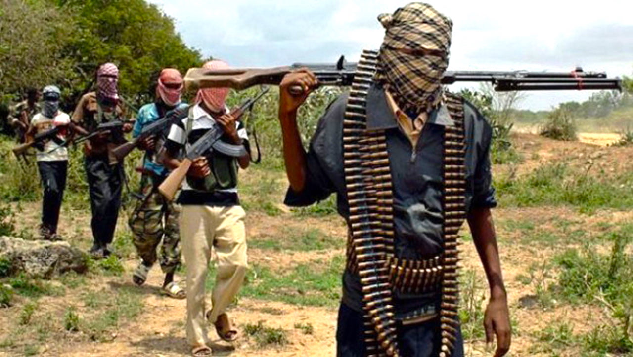 Gunmen kidnap Catholic priest and six others