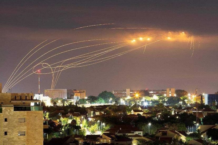 Iran retaliates, fires dozens of missiles at Tel Aviv