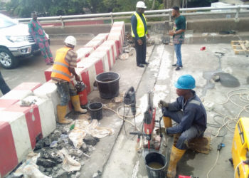 Ongoing rehabilitation works on Eko Bridge on Friday in Lagos (NAN)