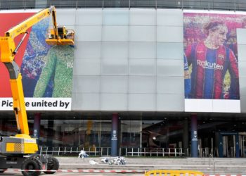 Messi image removed from Nou Camp