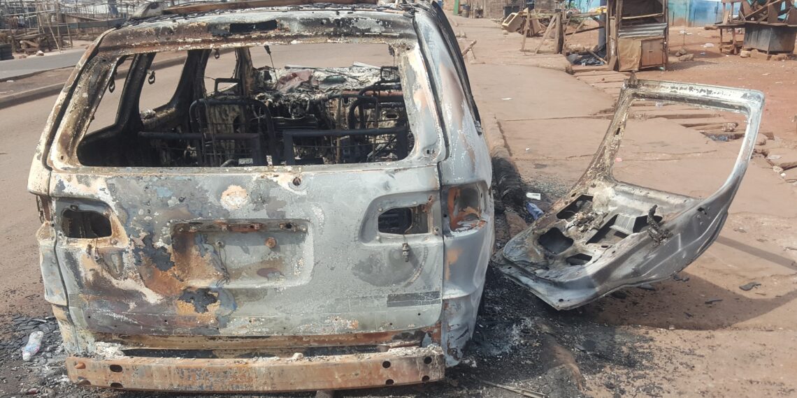 Sienna bus set ablaze by gunmen in Enugu