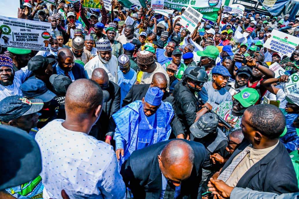 NLC at a solidarity demonstration at Kano Government House (PHOTO CREDIT: Assistant to Governor Ganduje for photography)