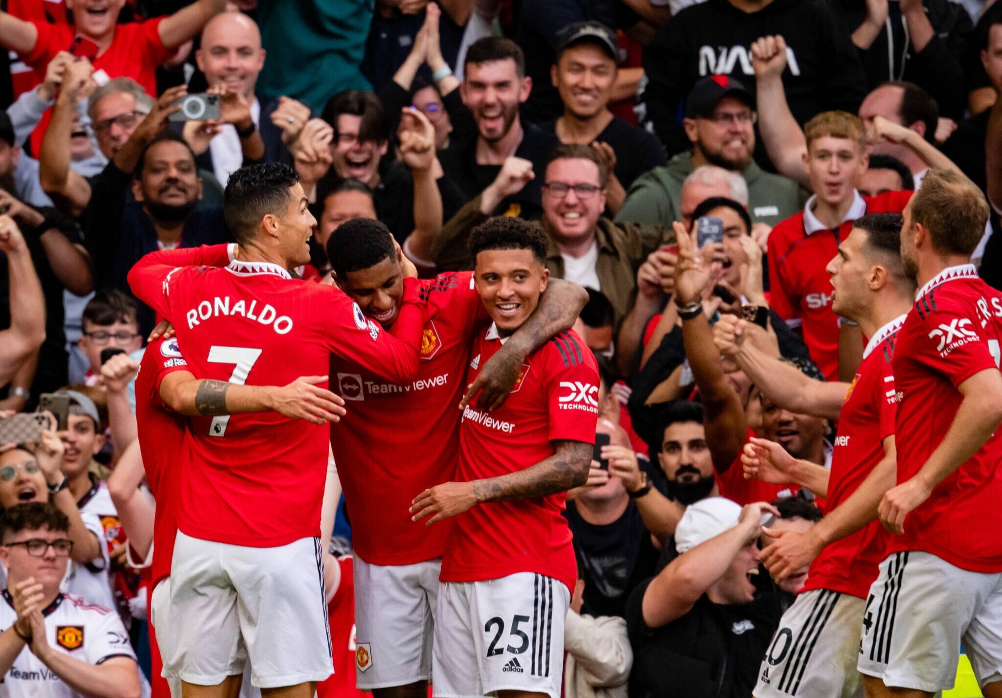 Man United players rejoice after a goal against Arsenal at Old Trafford [PHOTO: TW @ManUtd]