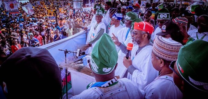 Femi Gbajabiamila speaking at the APC 2023 PRESIDENTIAL CAMPAIGN RALLY OF @officialABAT IN LAGOS