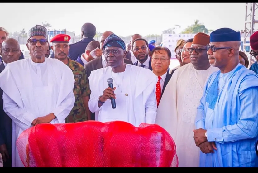 Nigeria’s president, Muhammadu Buhari, Lagos state governor; Babajide Sanwo-Olu, Kayode Fayemi; Ekiti state ex-governor, Ogun state governor; Dapo Abiodun at the commissioning of one of the projects in Lagos