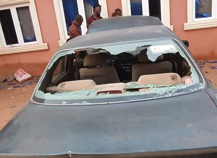 The windshield of a car was broken when it attacked a PDP campaign venue in Ebonyi State