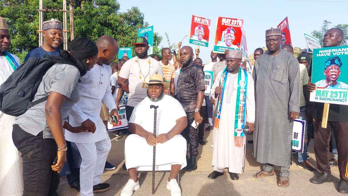 A group in support of Bola Tinubu storm Abuja ahead of Supreme Court’s judgement on Friday on a suit seeking to stop the president-elect's inauguration on 29 May.