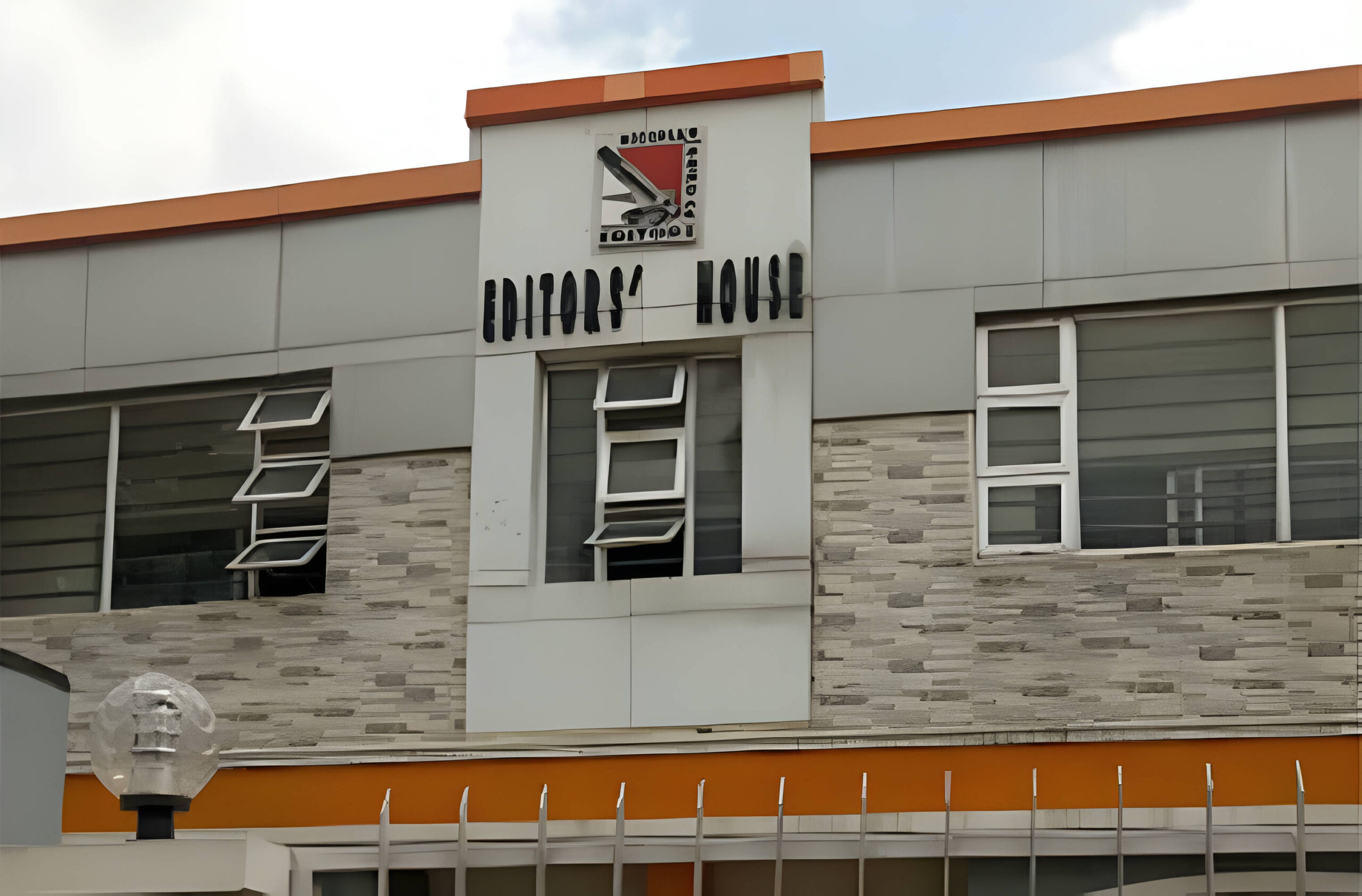 Editors fault NBC over threat to sanction broadcasters