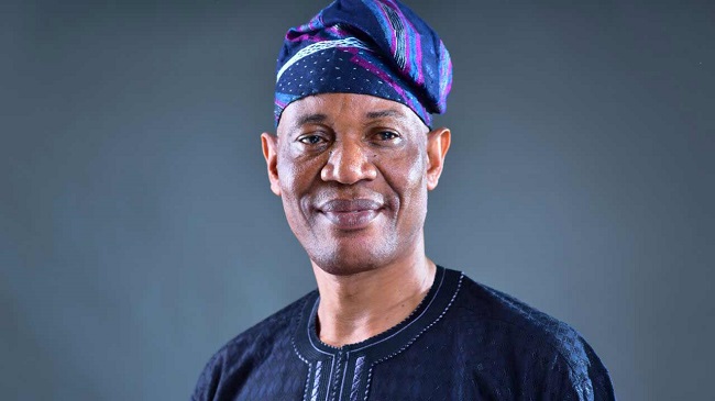 Lãnh đạo All Progressives Congress (APC) tại Ondo State, Olusola Oke (Ảnh: Premium Times Nigeria) tin tưởng Tinubu sẽ thắng vang dội dù nội bộ căng thẳng.