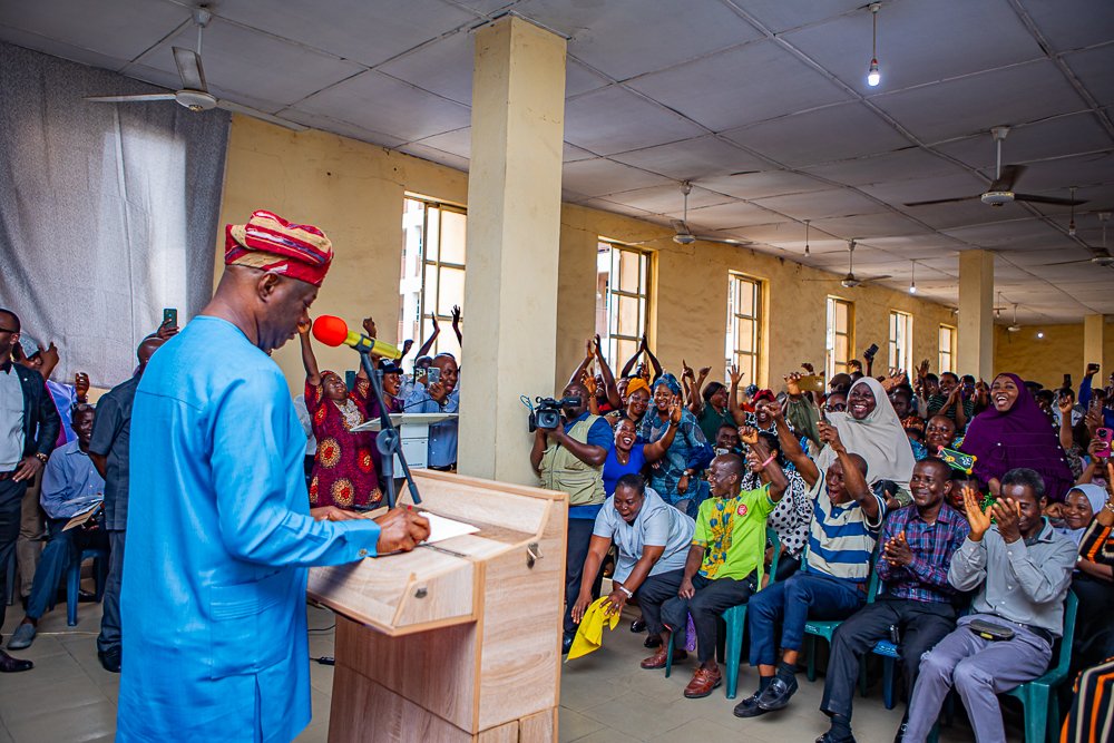Makinde promises pay rise for LAUTECH contract security workers, after emotional appeal