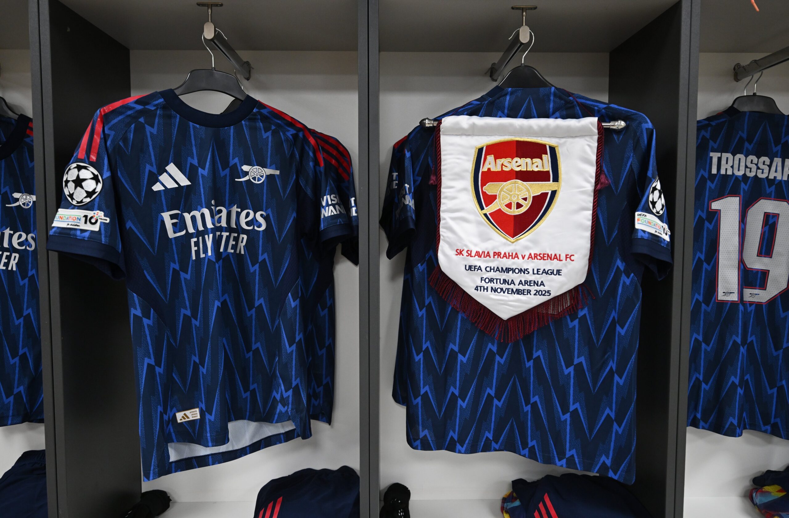 UCL Roundup: Arsenal, Liverpool soar while PSG stumble