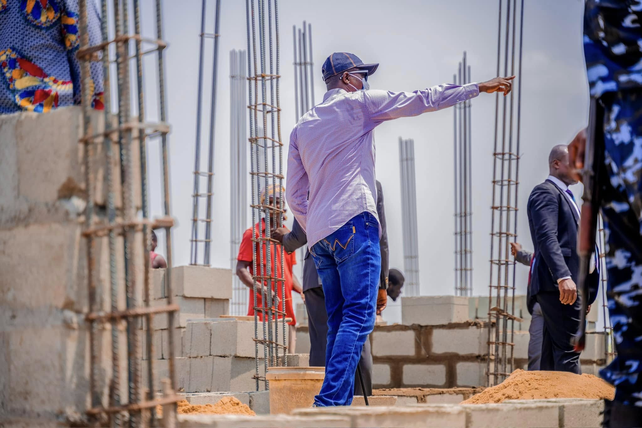 Nigerian governor sacks aides, dethrones traditional rulers over deadly land dispute