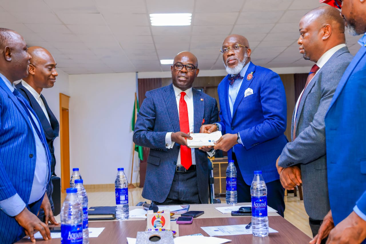 EFCC hands over N1.28 billion recovered from Sujimoto CEO to Enugu govt