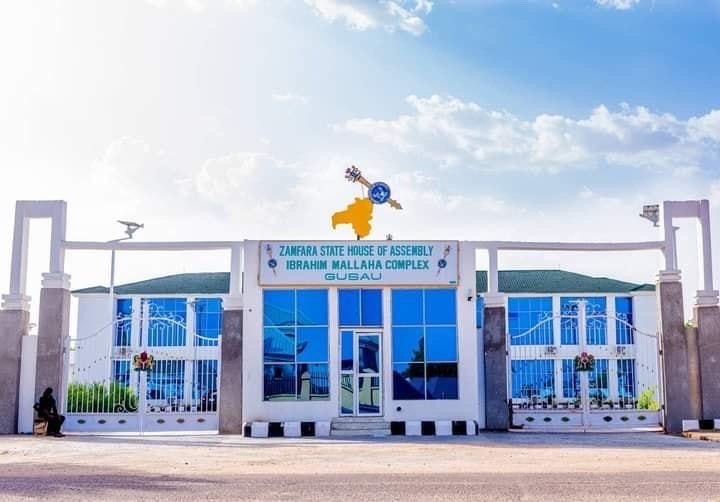 Speaker, 12 PDP lawmakers defect to APC