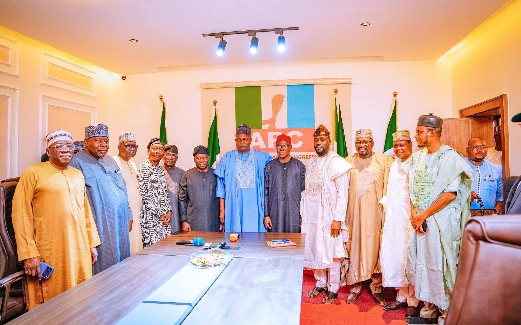 Adamawa gov visits APC national secretariat, praises Tinubu’s economic reforms