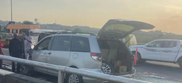 Woman killed, daughter survives Third Mainland Bridge crash