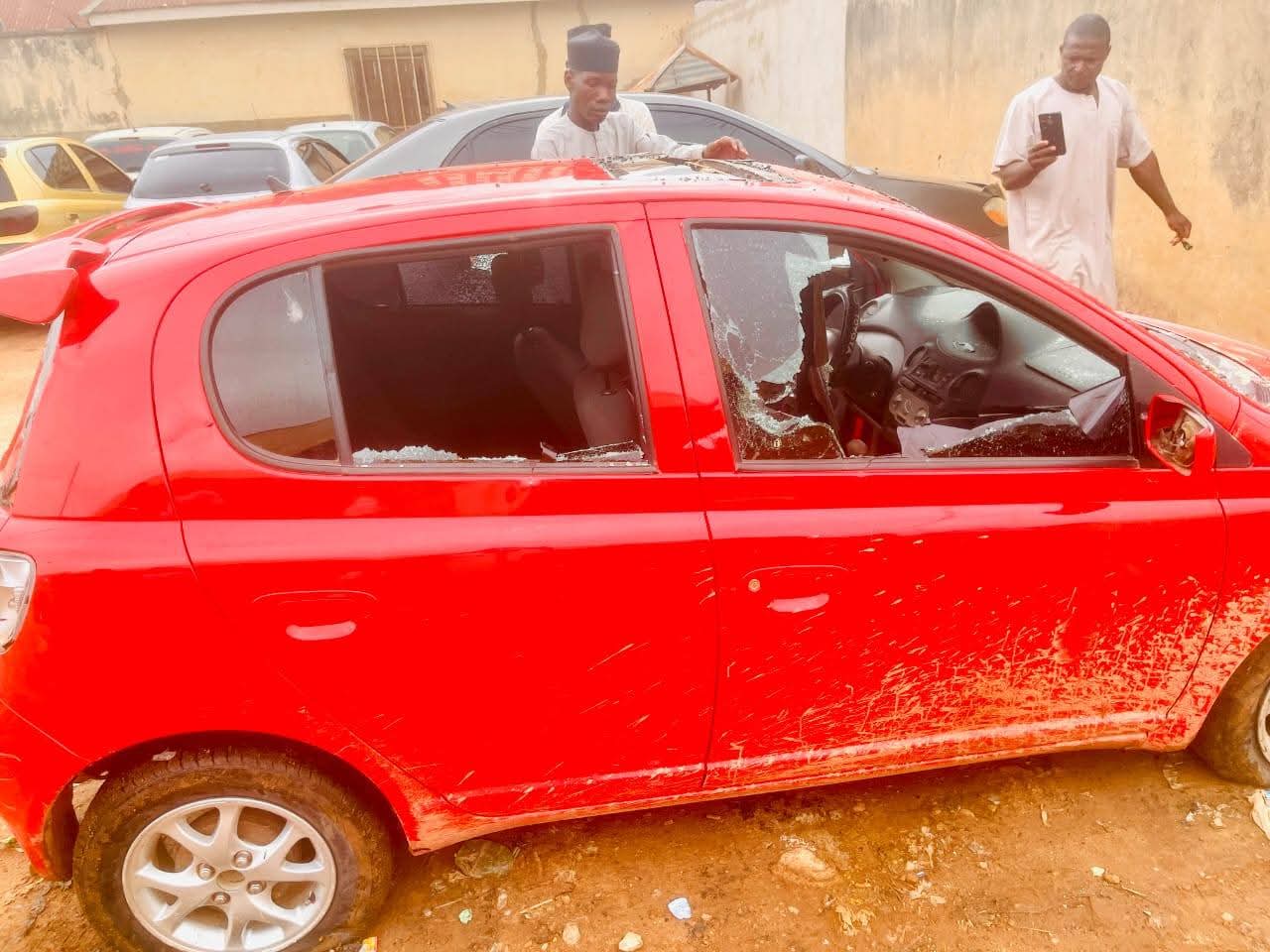 APC Primaries: Thugs attack electoral official in Kaduna