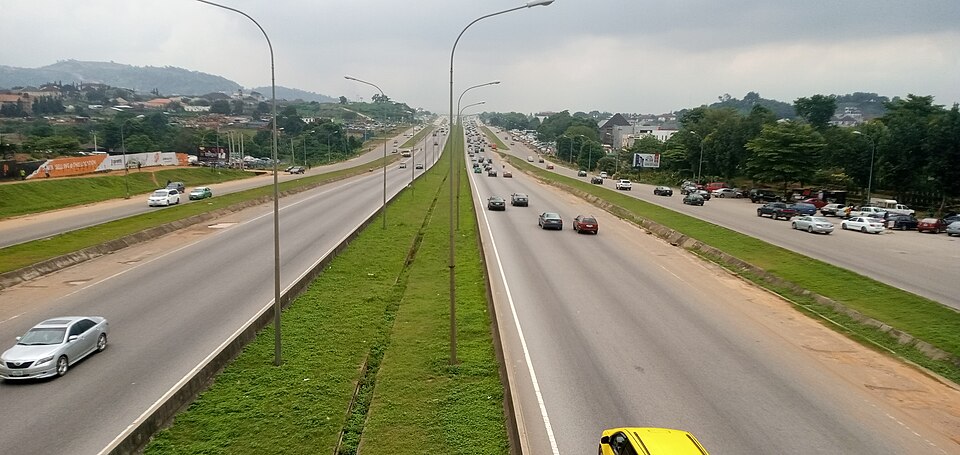 Fuel Price: Many car owners abandon vehicles, commute by public transportation