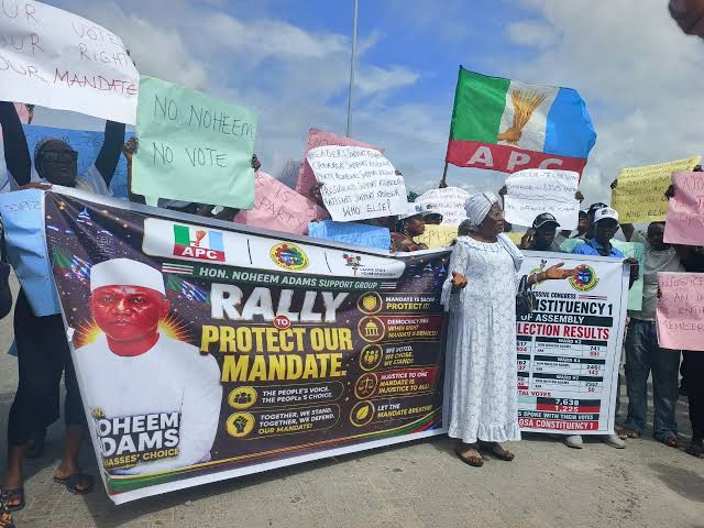 Lagos APC faithfuls protest alleged alteration to Eti-Osa Assembly primary election winner