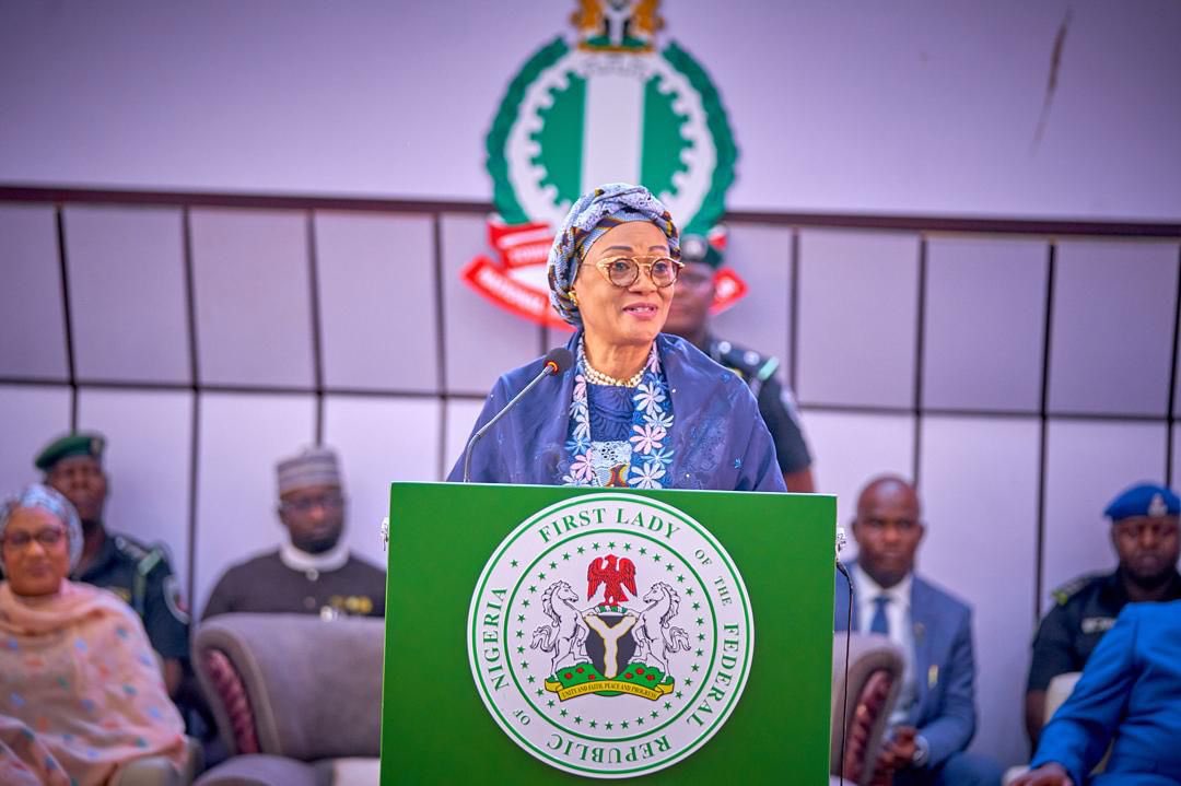 ‘I’ll wear ‘Akwete’ buba, wrapper if my husband wins second term’ — Oluremi Tinubu
