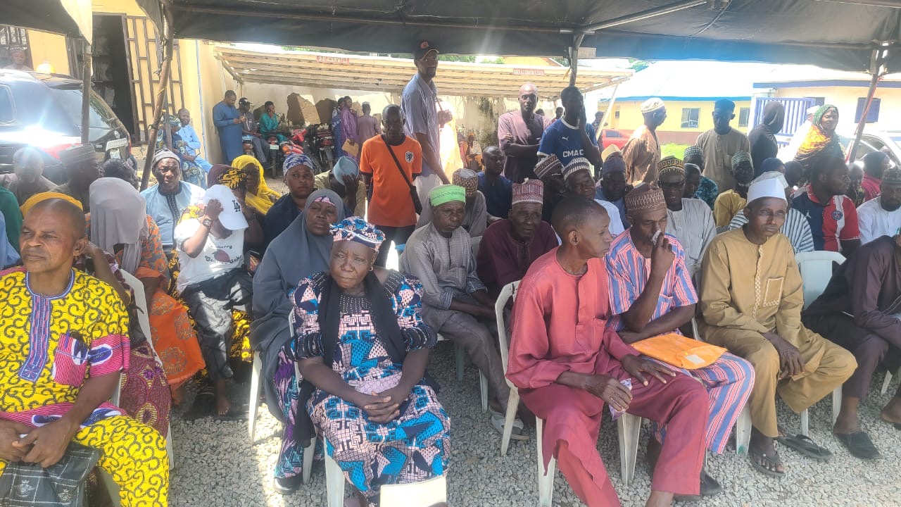 After years of delay, Niger begins gratuity payment