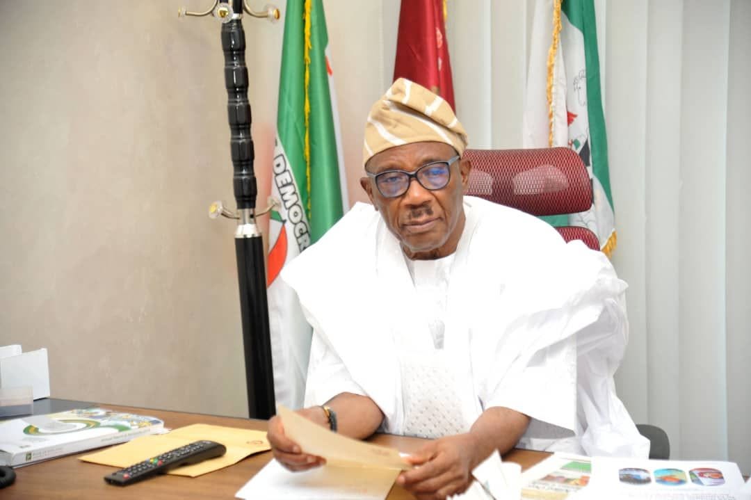 Osun’s APC senator seen in viral video issuing death threat to Accord Party members