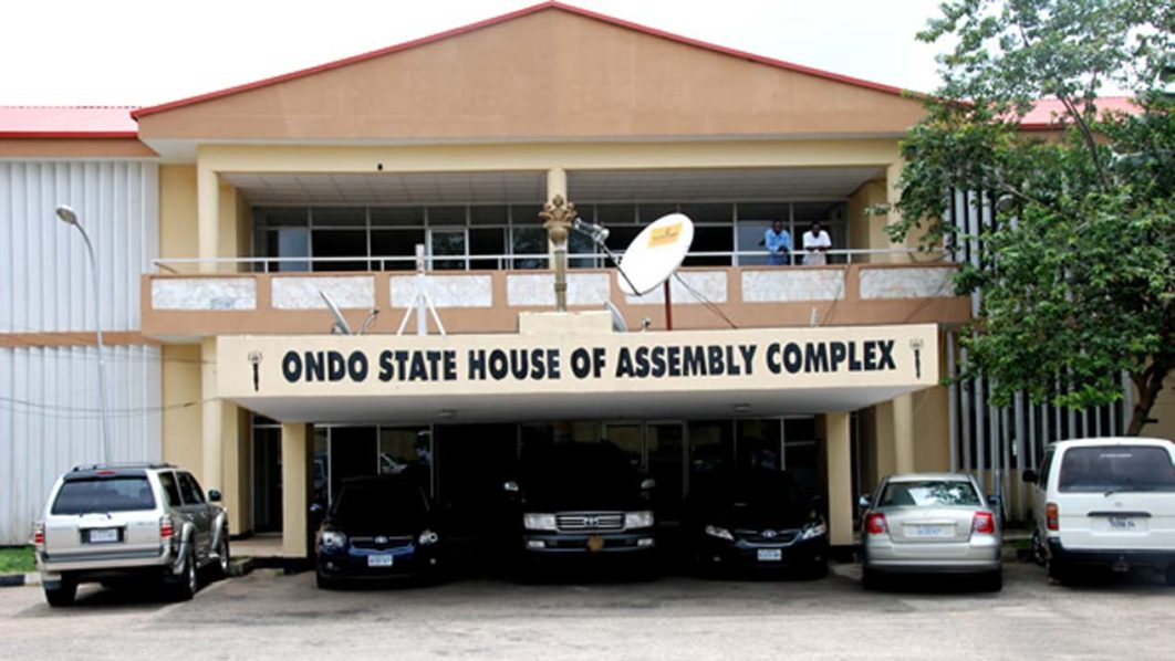 Ondo Assembly Crisis: Lawmakers suspend planned speaker’s removal, probe legislature’s finances as APC intervenes