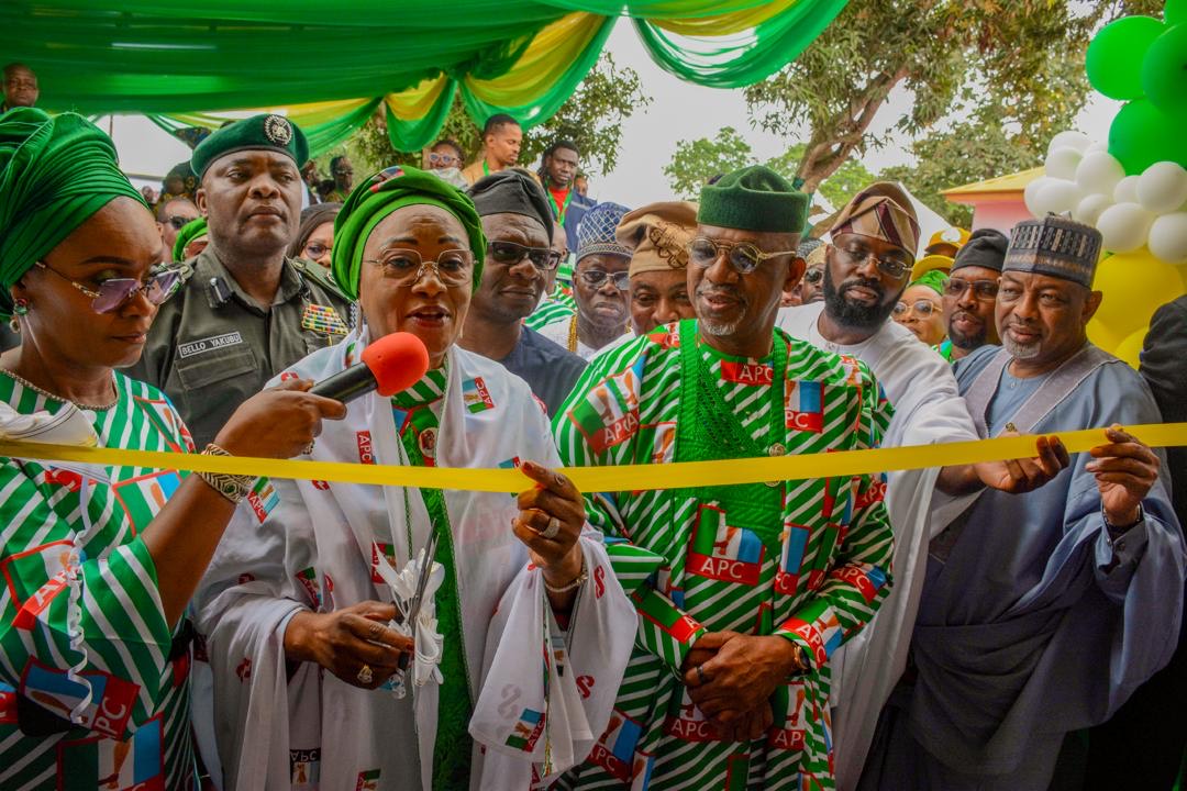 Oluremi Tinubu flags off National Community Food Bank, commissions PMB Estate in Ogun