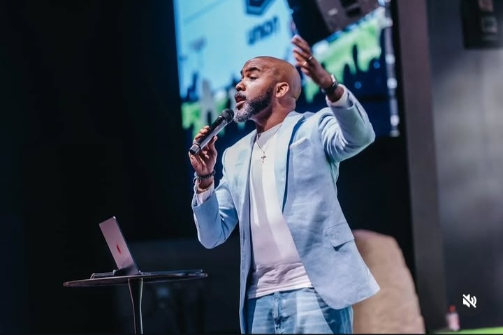 Banky W becomes ordained pastor in US
