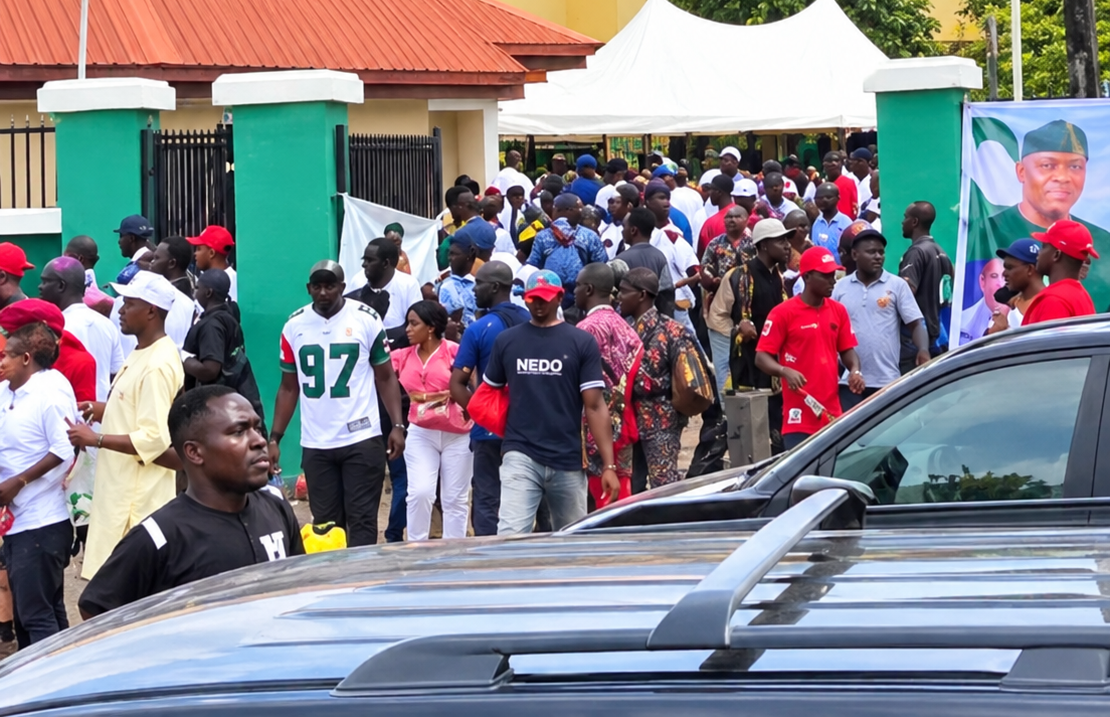 VIDEO: Sporadic shootings as thugs attack NDC supporters in Enugu